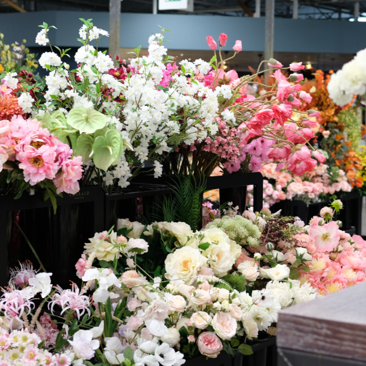 Nep bloemen en kunstgroen kopen bij tuincentrum Kolbach! Nep bloemen en kunstgroen kopen bij tuincentrum Kolbach!