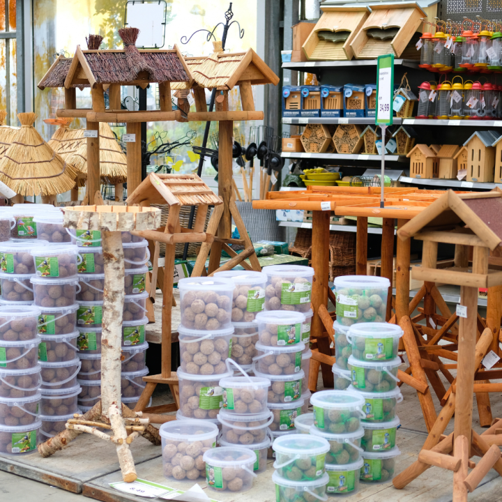 Alles voor tuinvogels kopen bij tuincentrum Kolbach in Rijswijk/Woudrichem! Alles voor tuinvogels kopen bij tuincentrum Kolbach in Rijswijk/Woudrichem!