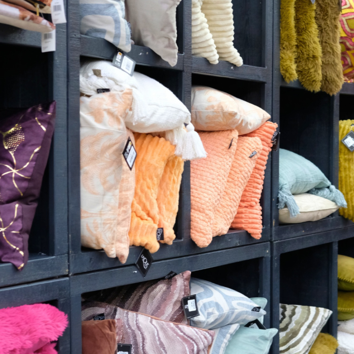 Kussens en plaids kopen bij tuincentrum Kolbach in Rijswijk/Woudrichem!