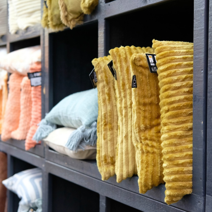 Kussens en plaids kopen bij tuincentrum Kolbach in Rijswijk/Woudrichem!